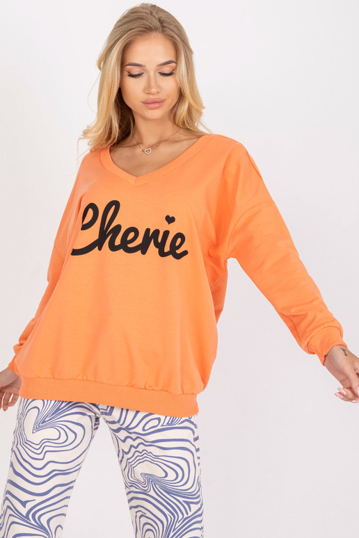 Džemperis ar oranži melnu apdruku ar... Džemperis ar oranži melnu apdruku ar...