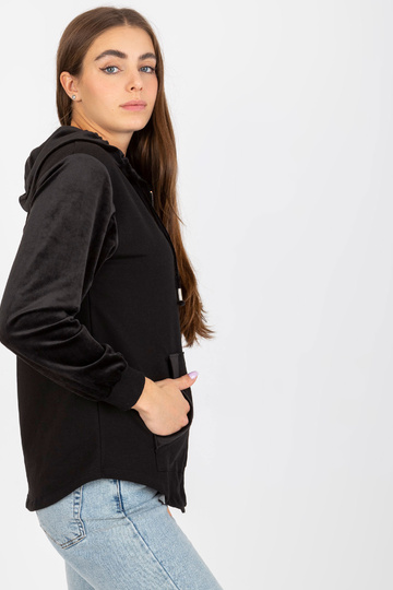 Melns kokvilnas džemperis...