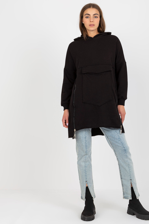 Melns sieviešu garais džemperis ar... Melns sieviešu garais džemperis ar...