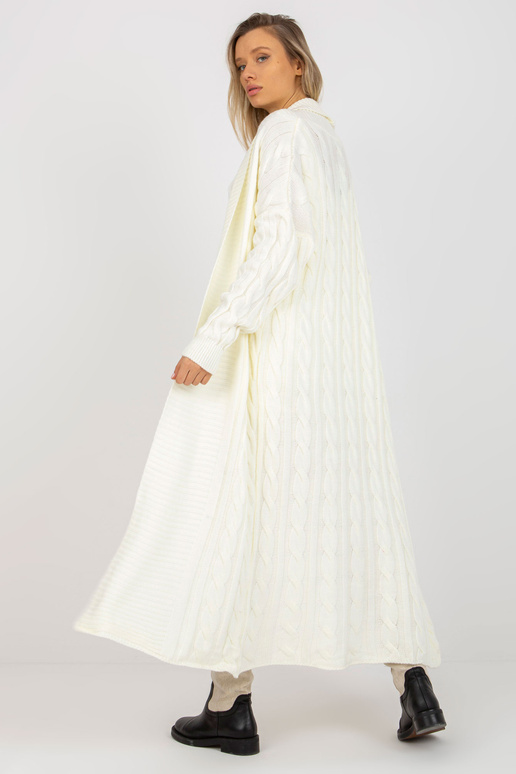 Ecru trīsdaļīgs trikotāžas komplekts...