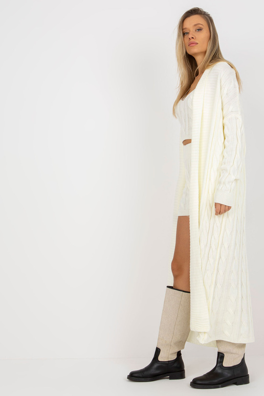 Ecru trīsdaļīgs trikotāžas komplekts...