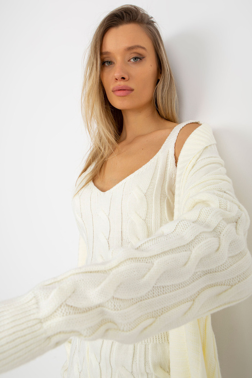 Ecru trīsdaļīgs trikotāžas komplekts...