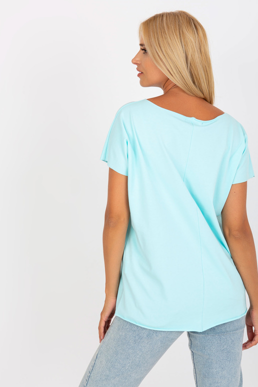 Gaiši zila blūze ar apdruku un īsām...