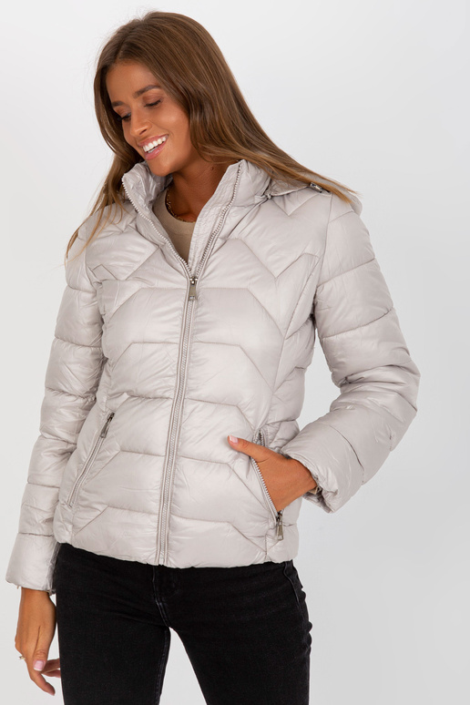 Gaiši pelēka stepēta pārejas jaka ar... Gaiši pelēka stepēta pārejas jaka ar...