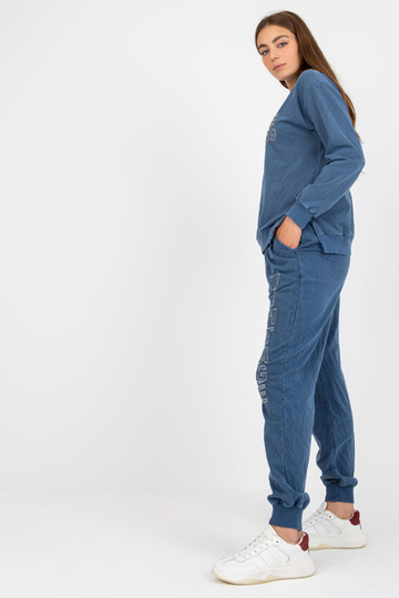 Tumši zils brīvs ikdienas... 2