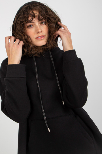 Melns oversize garais...