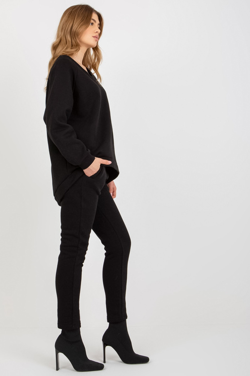 Melns divdaļīgs pamata komplekts ar V... Melns divdaļīgs pamata komplekts ar V...