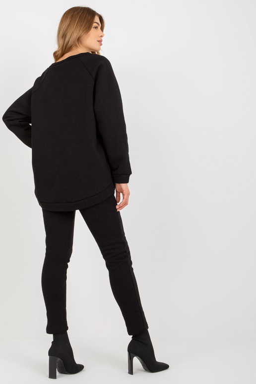 Melns divdaļīgs pamata komplekts ar V... Melns divdaļīgs pamata komplekts ar V...