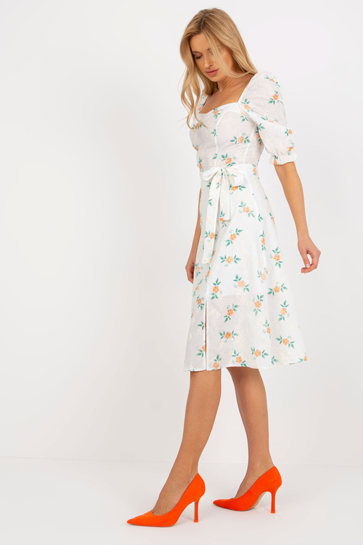 Balta un oranža puķaina midi kleita...