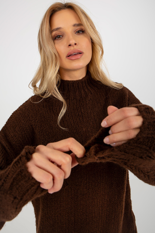 Tumši brūna, brīva trikotāžas kleita...