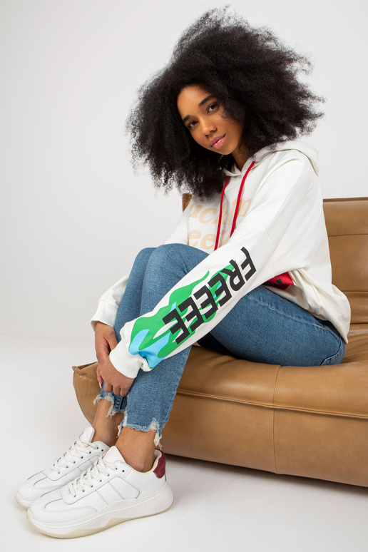 Ecru sporta krekls ar oversize apdruku