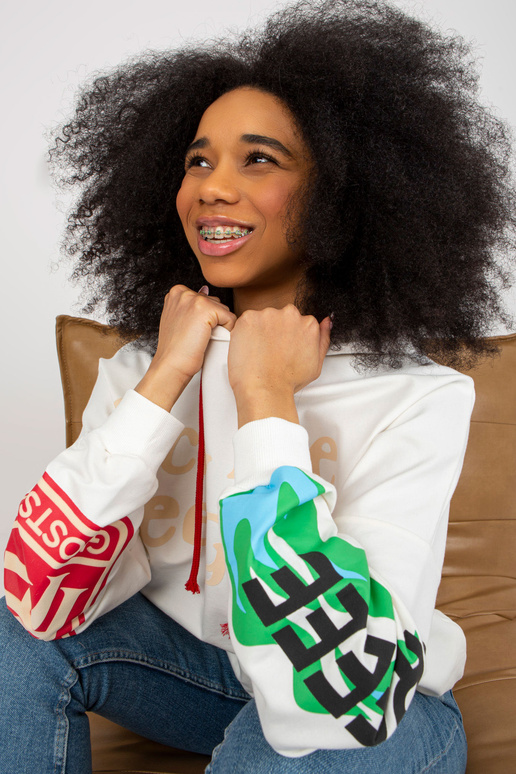 Ecru sporta krekls ar oversize apdruku