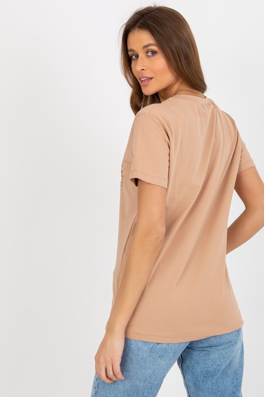 Kamieļu sieviešu t-krekls ar uzrakstu... Kamieļu sieviešu t-krekls ar uzrakstu...