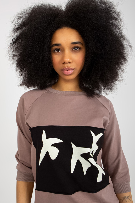 Brūns sieviešu sporta kreklu... Brūns sieviešu sporta kreklu...