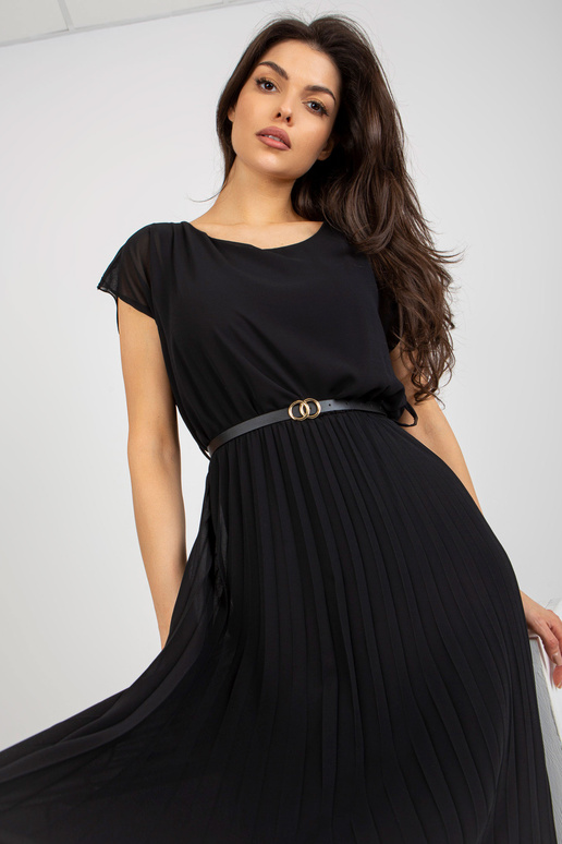 Melna uzliesmojoša Midi kleita ar kroku