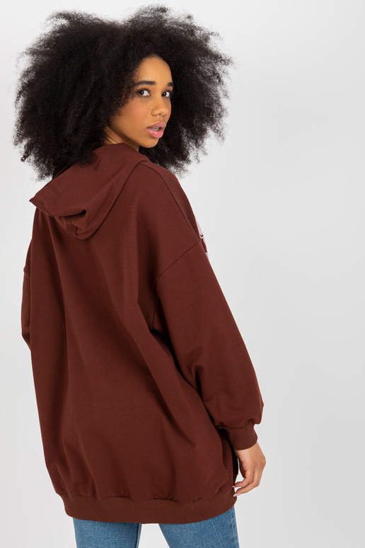 Tumši brūns oversize garš džemperis...