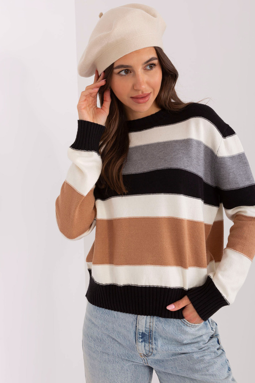 Berete-AT-CZ-231305.82P-gaiši bēšs Berete-AT-CZ-231305.82P-gaiši bēšs