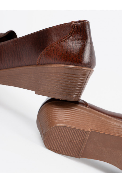 brūnas krāsas  kurpes 