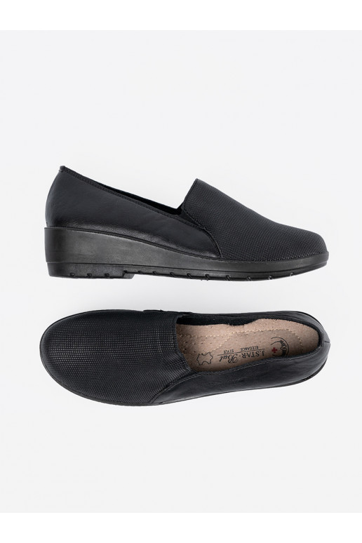 kurpes Melnas krāsas ar platformu  kurpes Melnas krāsas ar platformu