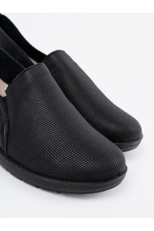 kurpes Melnas krāsas ar platformu  kurpes Melnas krāsas ar platformu