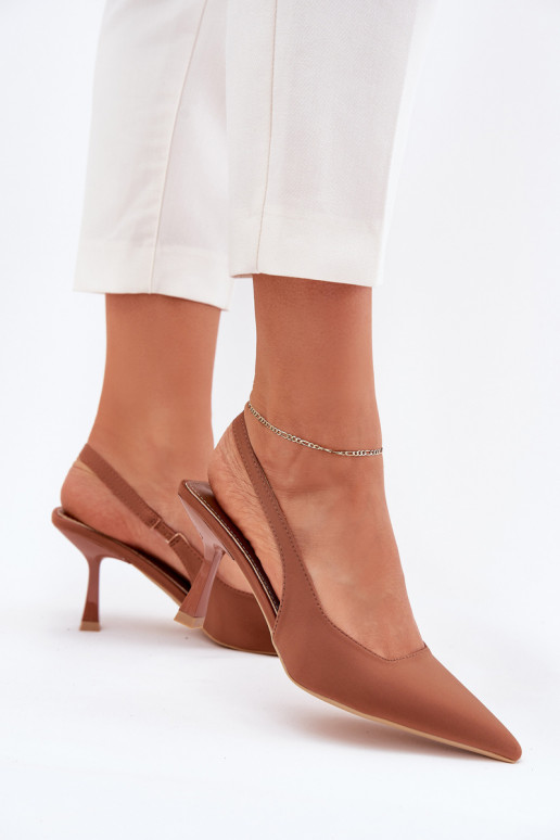 Sieviešu basenes ar papēdi brūnas krāsas Lunira Sieviešu basenes ar papēdi brūnas krāsas Lunira