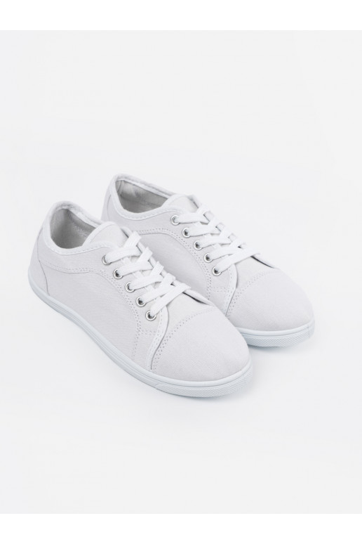 baltas krāsas  kurpes