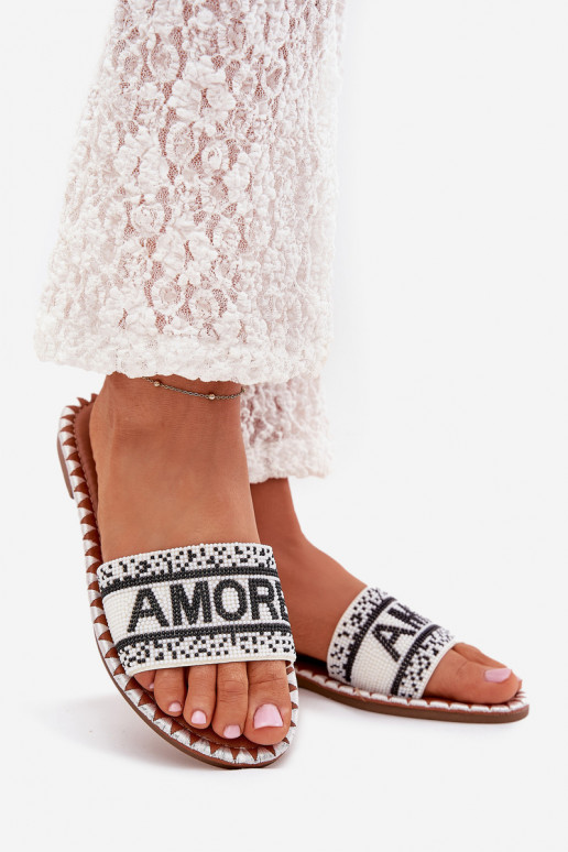 sieviešu čības ar platiem papēžiem  Amore baltas krāsas Avelina sieviešu čības ar platiem papēžiem  Amore baltas krāsas Avelina