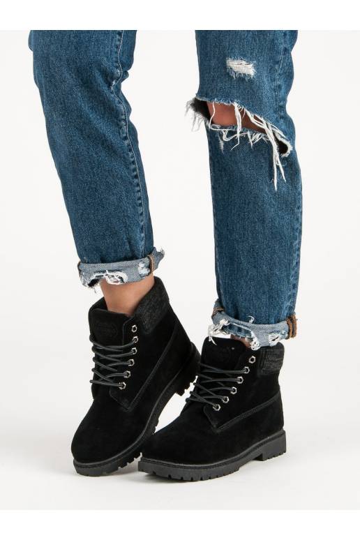 Melnas krāsas puszābaki