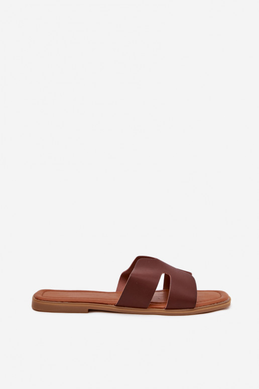 Čības  tumši brūnas krāsas Salyra