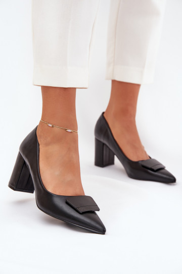 Kurpes ar papēdi ar ornamentiem Melns Celira