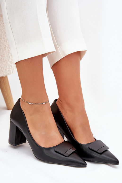 Kurpes ar papēdi ar ornamentiem Melns Celira