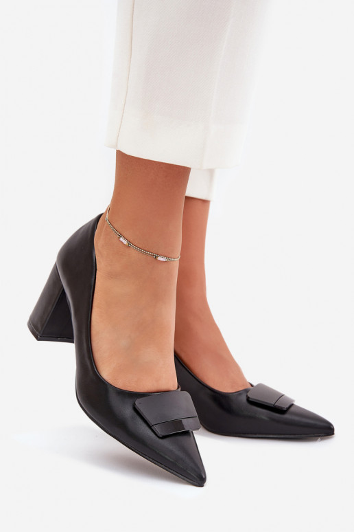 Kurpes ar papēdi ar ornamentiem Melns Celira