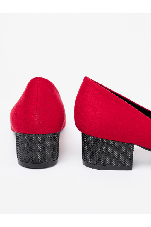 sarkanas krāsas puszābaki  i lakierowanym noskiem