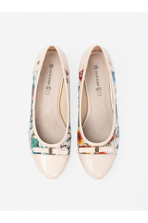 Augstpapēžu kurpes z egzotycznym wzorem