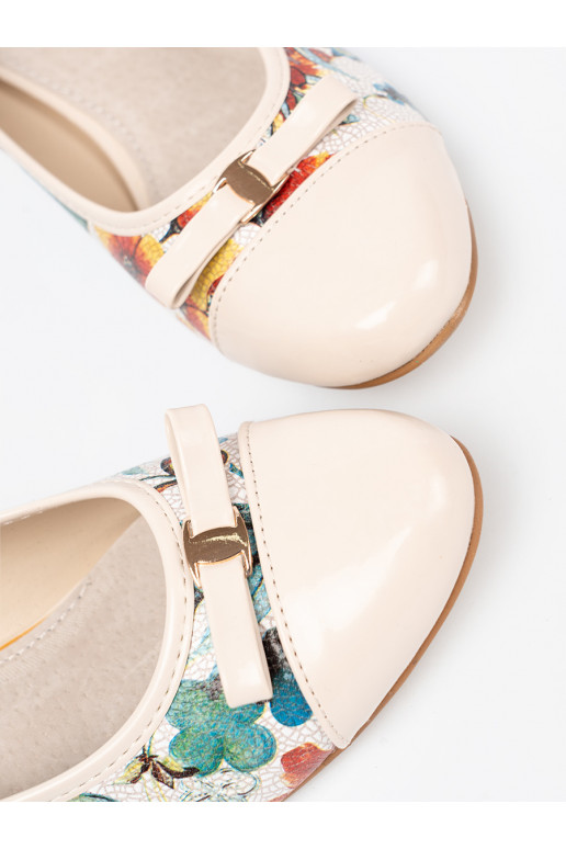 Augstpapēžu kurpes z egzotycznym wzorem