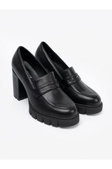 Melns mokasīni uz papēža z traperową podeszwą 2