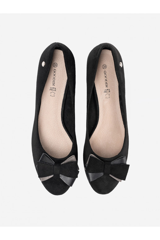 Melns puszābaki  uz papēža Melns puszābaki  uz papēža