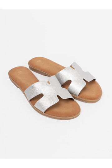 Sudraba krāsas čības   z wycięciami 2