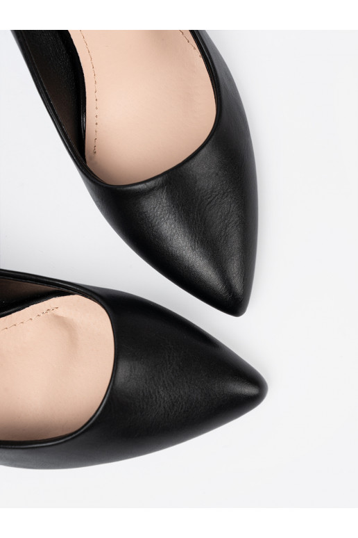  Melnas krāsas puszābaki 