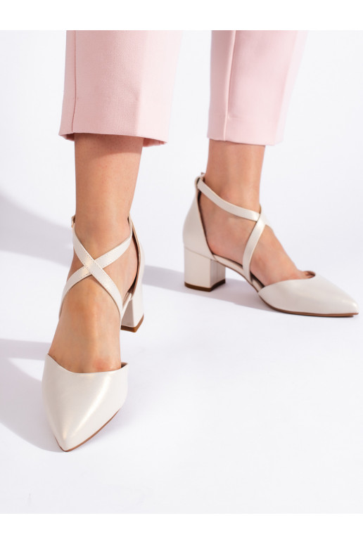 baltas krāsas puszābaki Sergio Leone