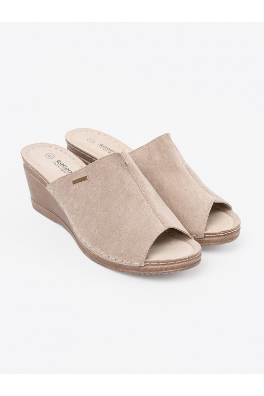 smilšu krāsas  čības  ar platformu smilšu krāsas  čības  ar platformu