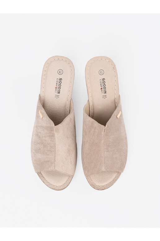 smilšu krāsas  čības  ar platformu smilšu krāsas  čības  ar platformu