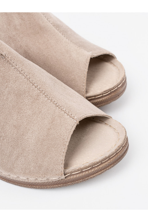 smilšu krāsas  čības  ar platformu smilšu krāsas  čības  ar platformu