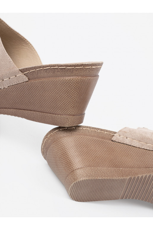 smilšu krāsas  čības  ar platformu smilšu krāsas  čības  ar platformu