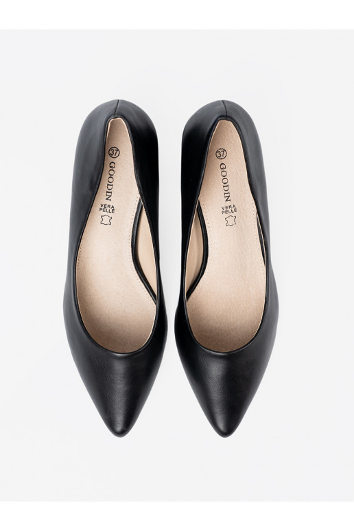 Melns puszābaki na efektownym słupku