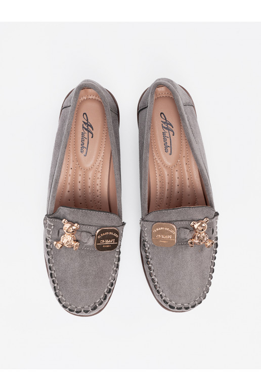 Pelēkas krāsas kurpes ar zelta detaļām