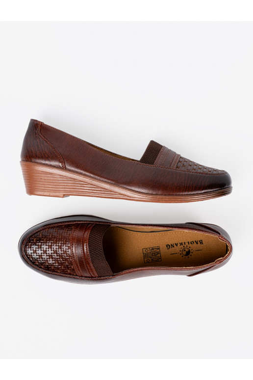 Sieviešu zābaki slip-on z fakturowanym noskiem