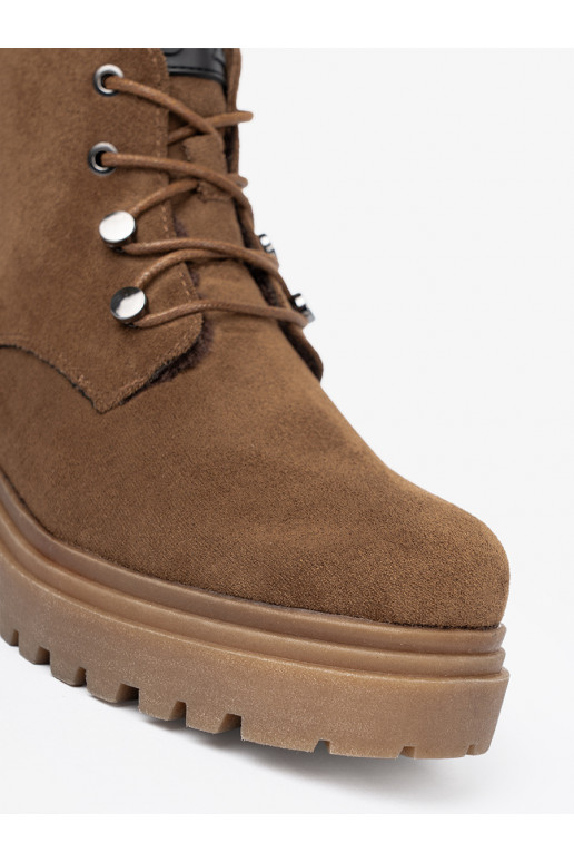 Sv tle hn d d msk traperky Sergio Leone se semišov m designem