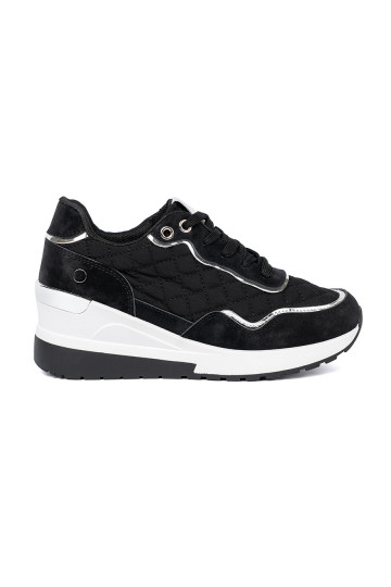 Melns Apavi kedu modelī