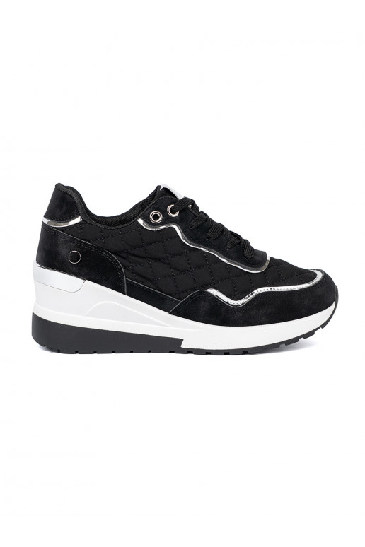 Melns Apavi kedu modelī 